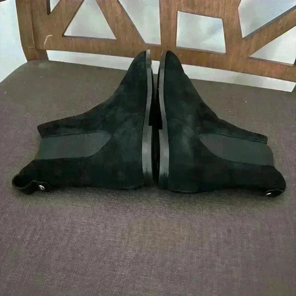 A G L
Leather ankle boot with elastic used like a new - Picture 6 of 11